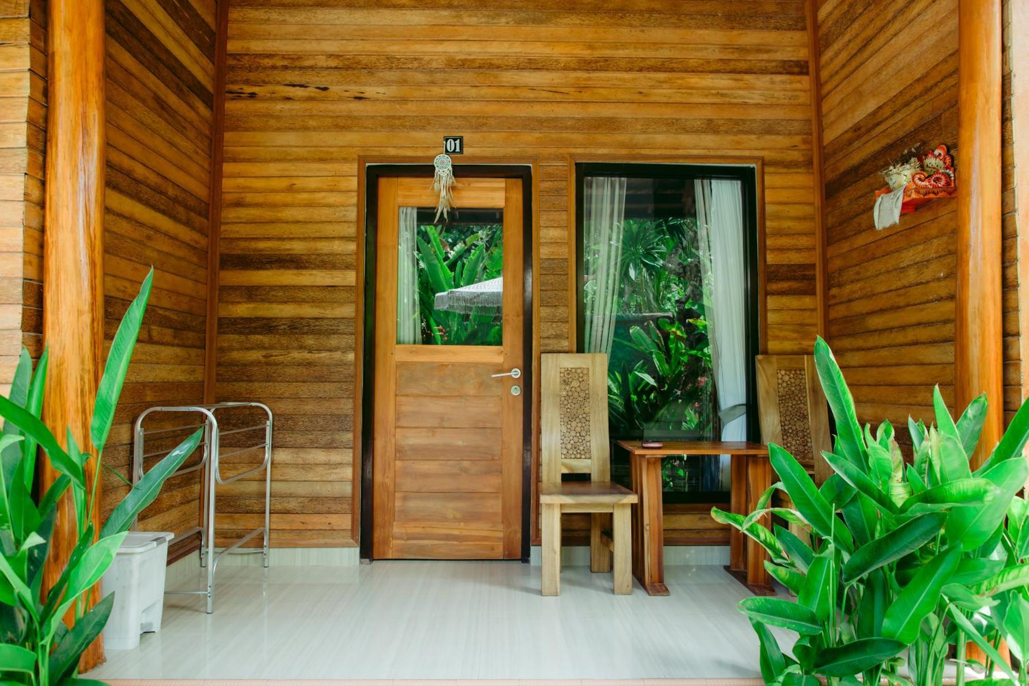 Kinton Guesthouse Batununggul Exterior photo