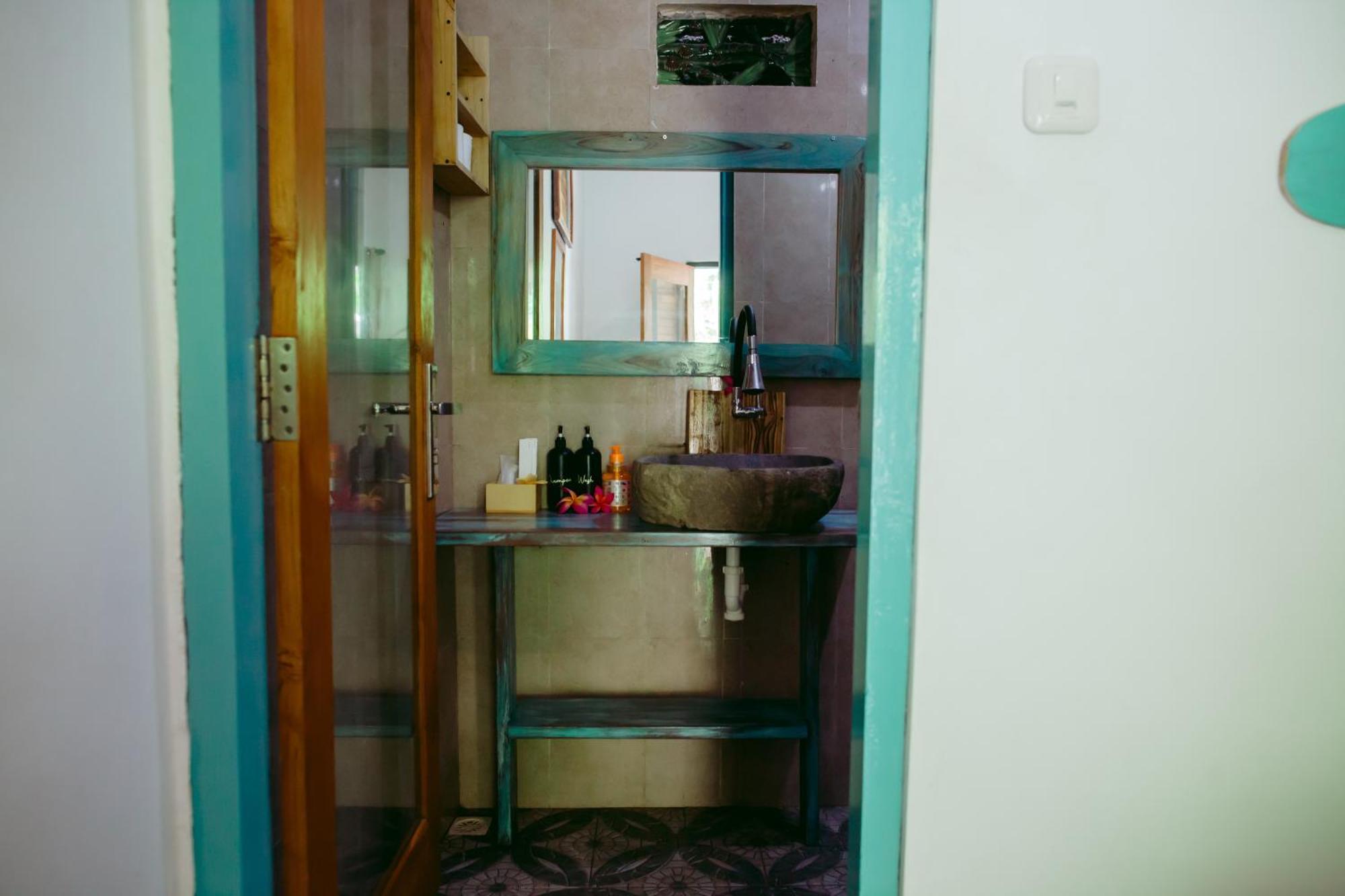 Kinton Guesthouse Batununggul Exterior photo