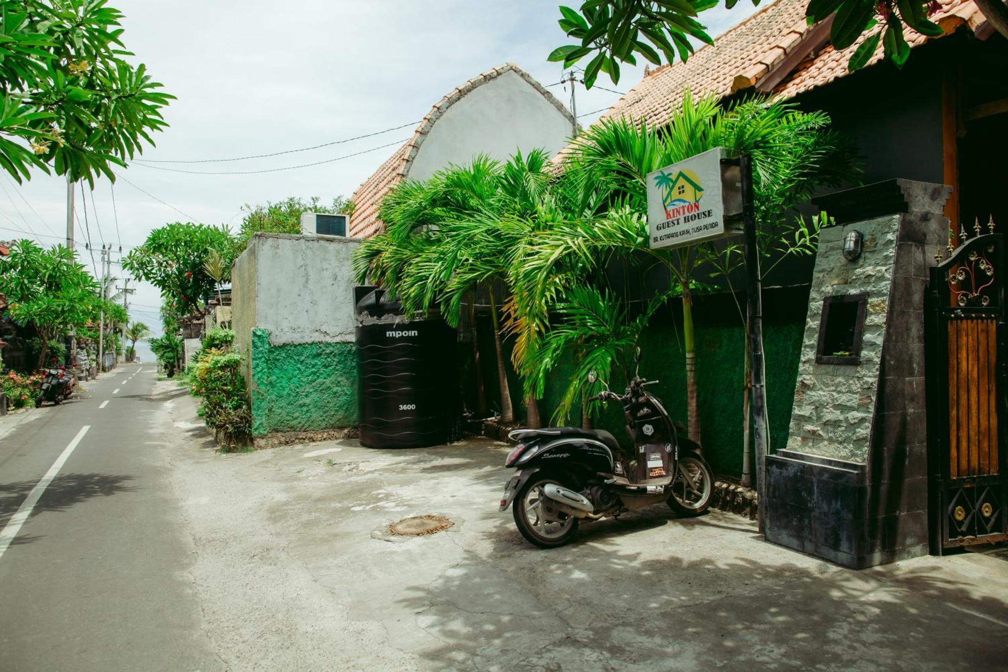 Kinton Guesthouse Batununggul Exterior photo